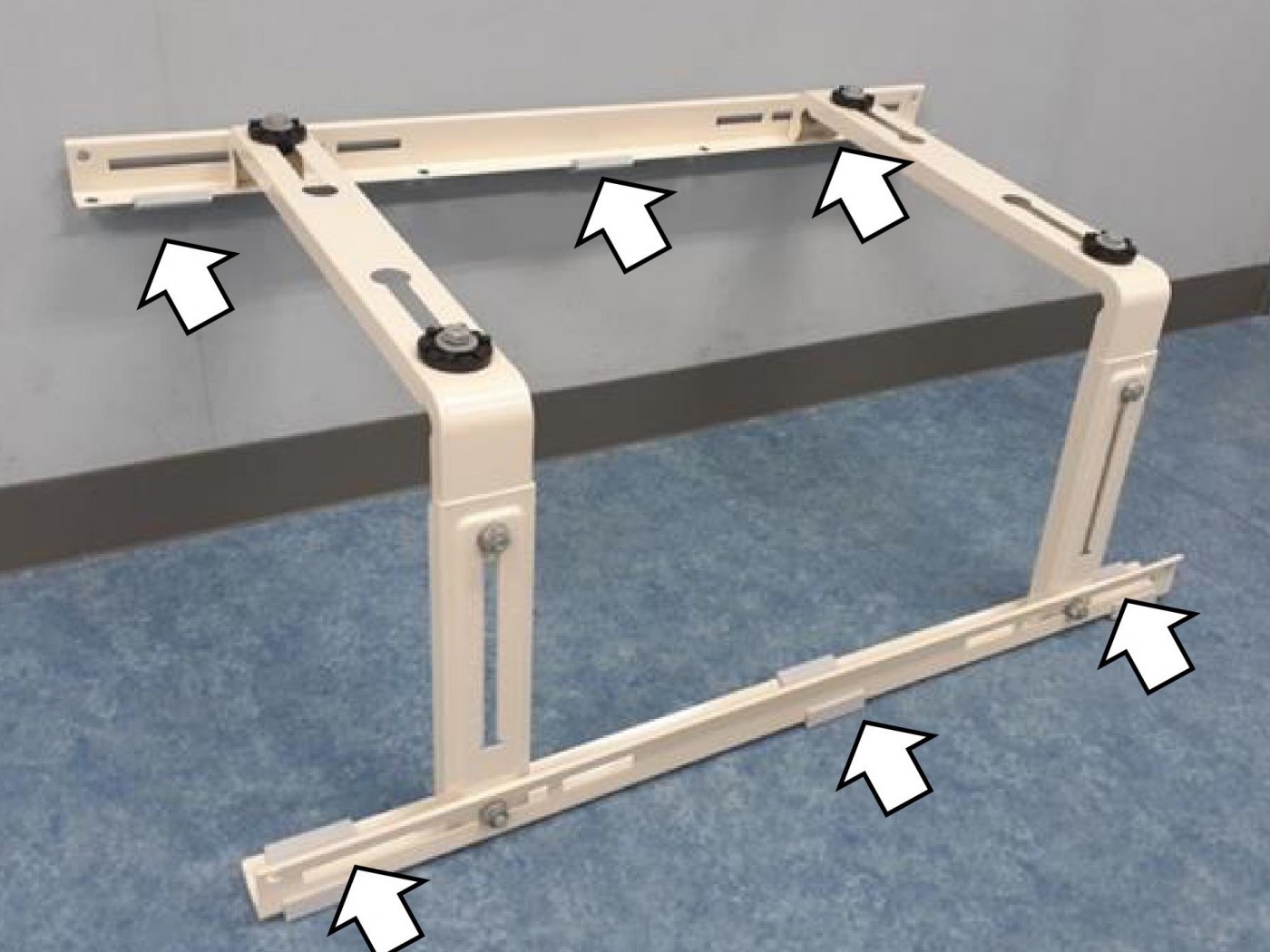 コンパクトになった傾斜屋根用架台の「ヤネアシ」のメリットは？